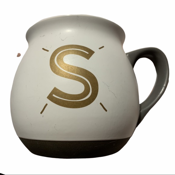 5/$25❄️ Threshold Gold “S” Coffee Mug One Size